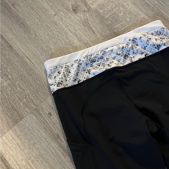 Lululemon leggings - Picture 6 of 8